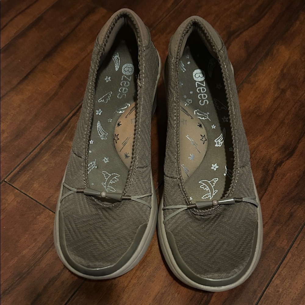 Bzees Women's Taupe Slip-On Flats